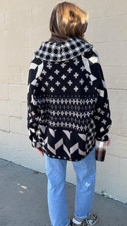 Black & White Aztec Print Knit Pullover