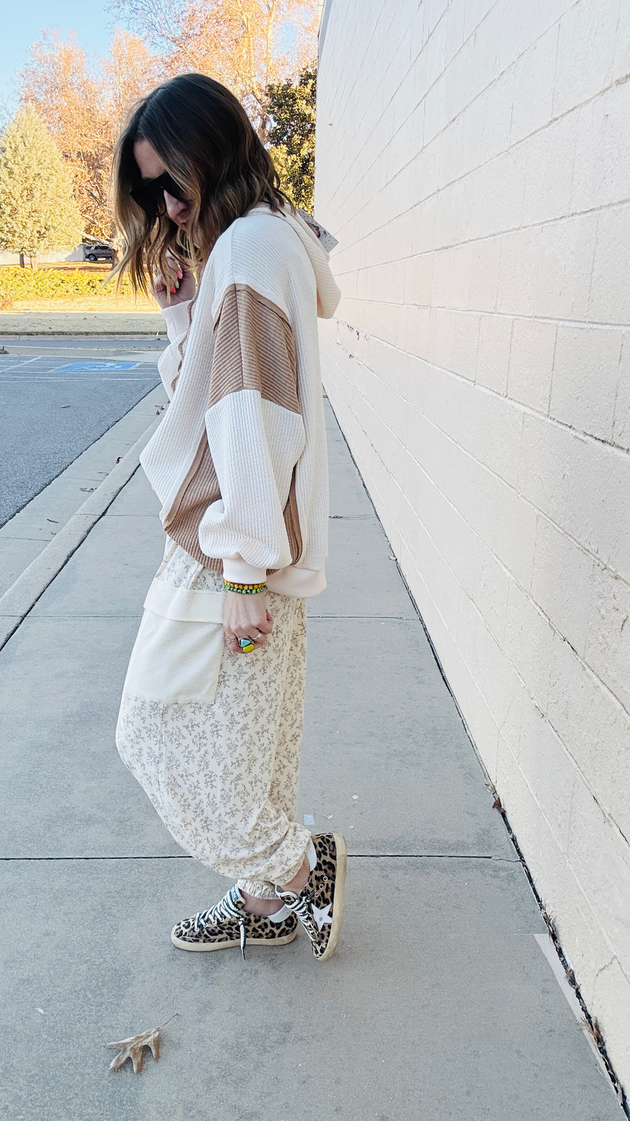 Olivia Floral Print Relaxed Joggers- Butter Cream