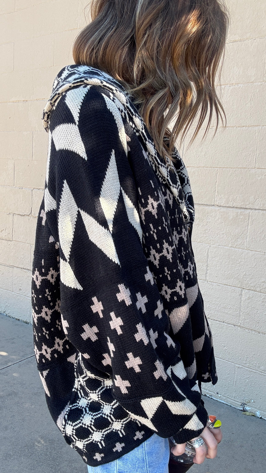 Black & White Aztec Print Knit Pullover