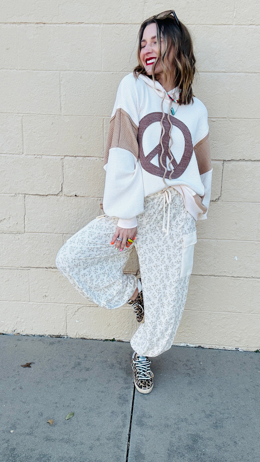 Olivia Floral Print Relaxed Joggers- Butter Cream