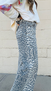 Wild Edge Cropped Jeans