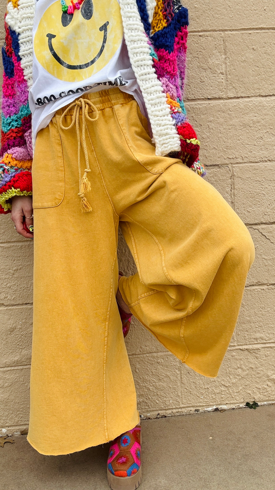 Weekend Wanderer Cropped Sweatpants-Mustard