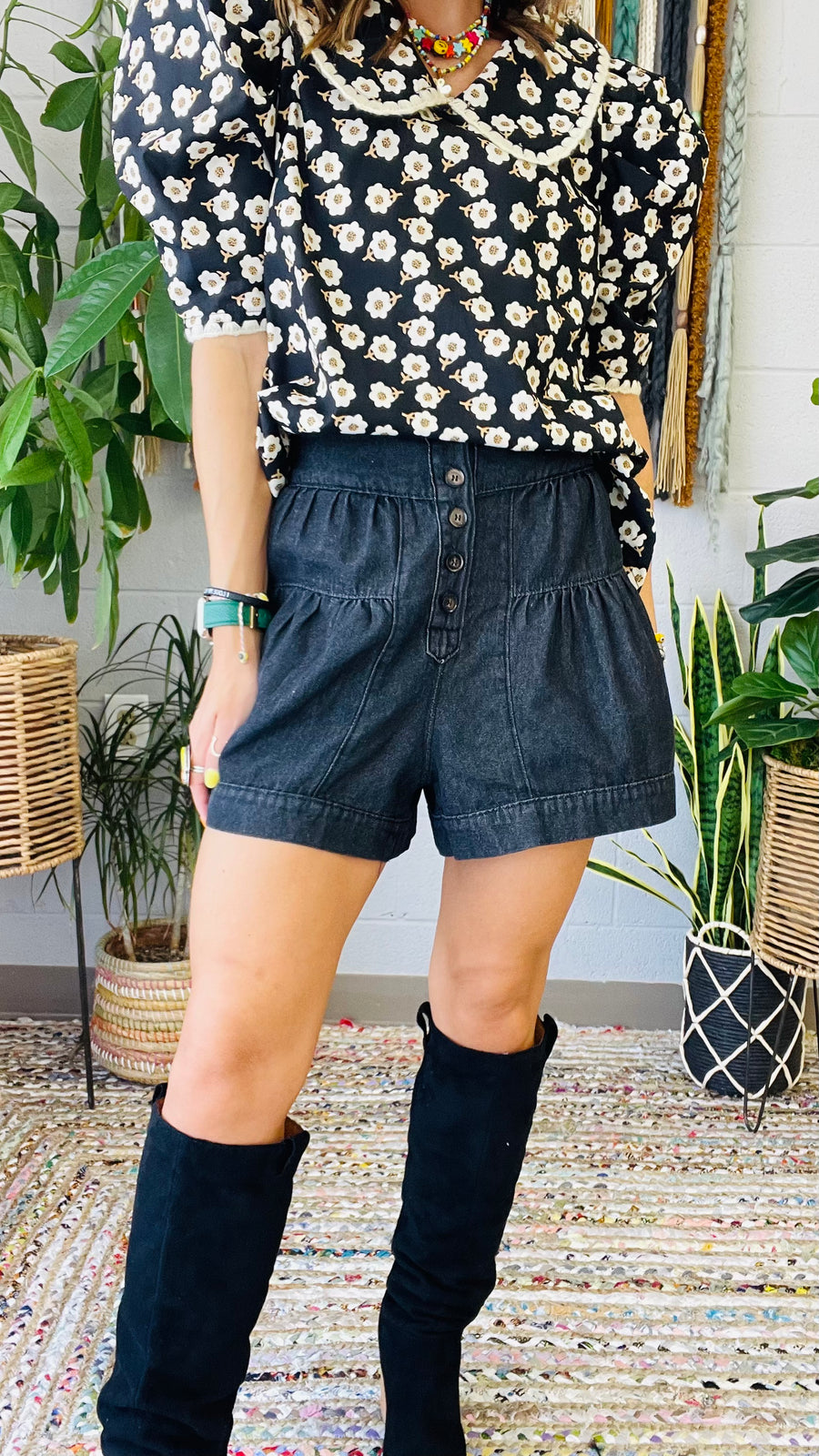 Rowan Flared High Waisted Denim Shorts- Black